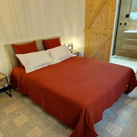 Lou Mouli Di Baou Bed and Breakfast Labeaume Exteriör bild