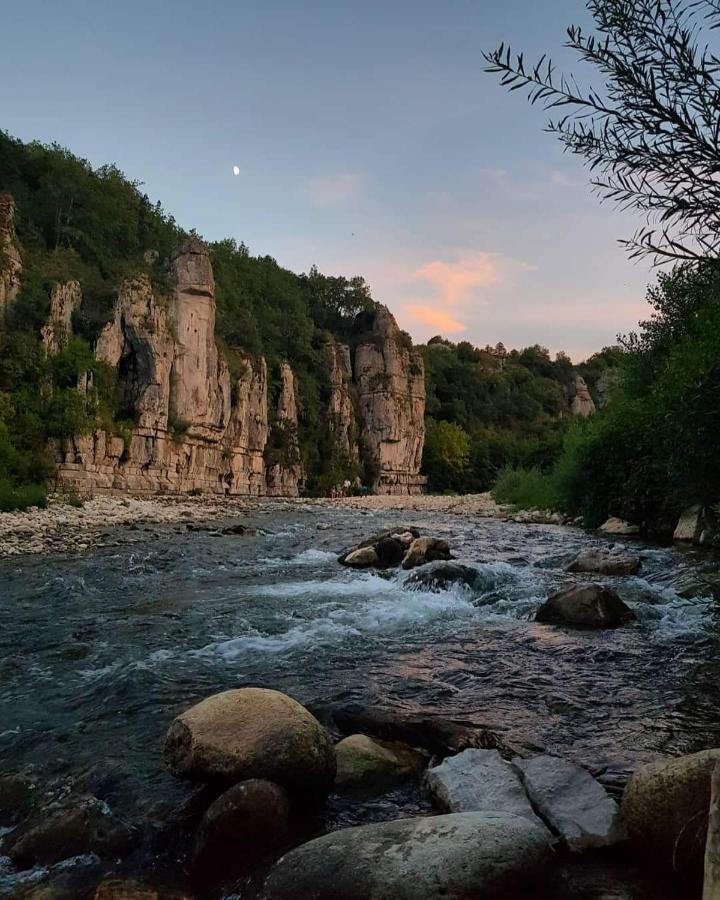 Lou Mouli Di Baou Bed and Breakfast Labeaume Exteriör bild