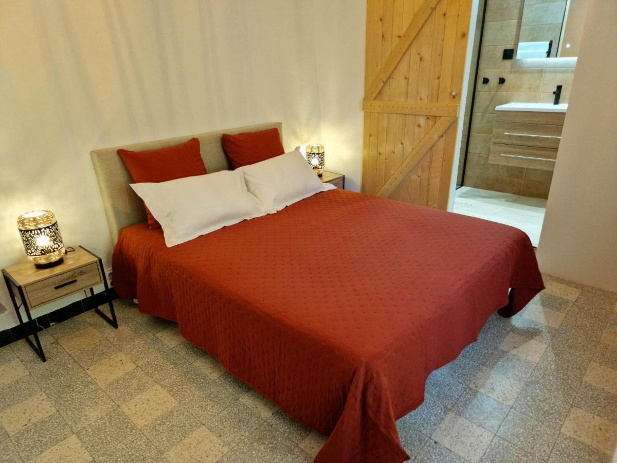 Lou Mouli Di Baou Bed and Breakfast Labeaume Exteriör bild
